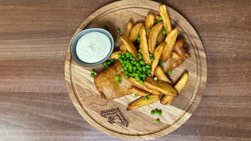 Фіш-енд-чипс із минтаєм Аляски