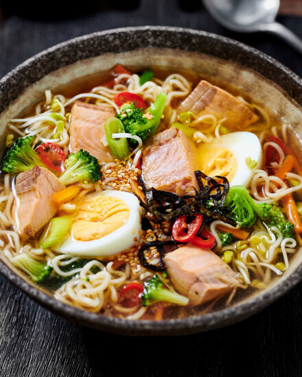 РАМЕН ІЗ ГОРБУШЕЮ АЛЯСКИ