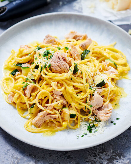 КАРБОНАРА С КОНСЕРВИРОВАННЫМ ЛОСОСЕМ