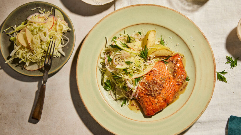 НЕРКА С ЯБЛОКАМИ И ГОРЧИЧНЫМ СОУСОМ